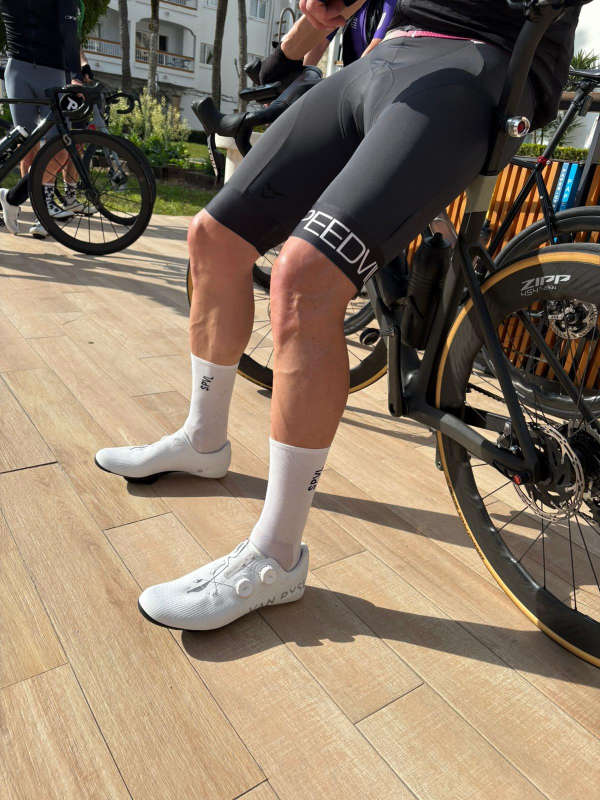 Wie viel wiegt der RCR-R Schuh von Van Rysel?