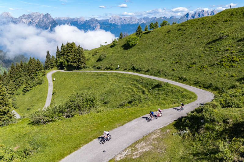Teils sehr steile Anstiege inkl. Zoncolan